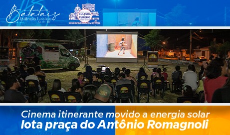 Cinema itinerante movido a energia solar lota praça do Antônio