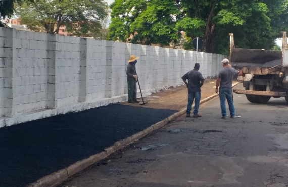 Secretaria de Obras faz melhorias nos cemitérios de Batatais